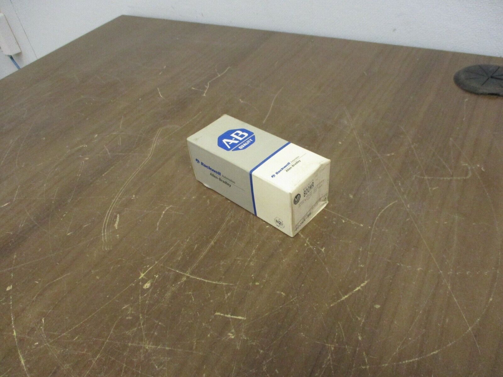 Allen-Bradley Extended Push Button 800MR-B6 Ser. A Red Cap New Surplus