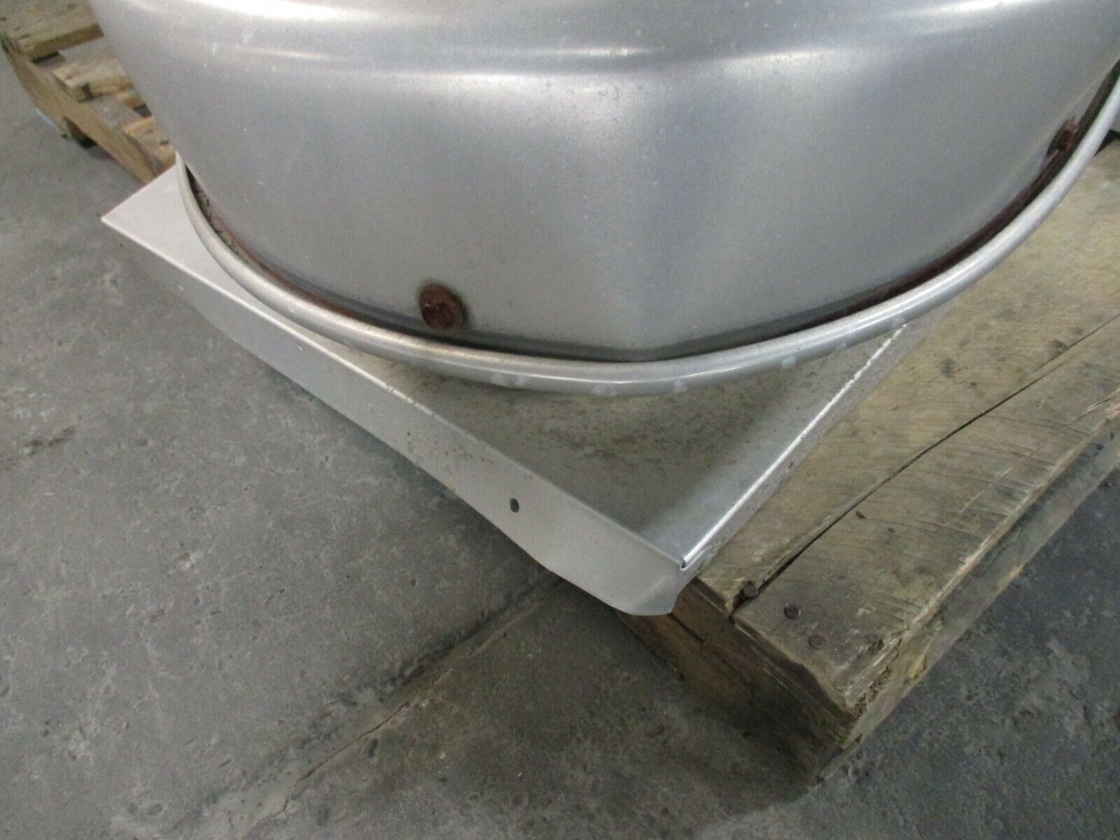 Greenheck Exhaust Fan G-120-A-X *Dented Base & Side* Used