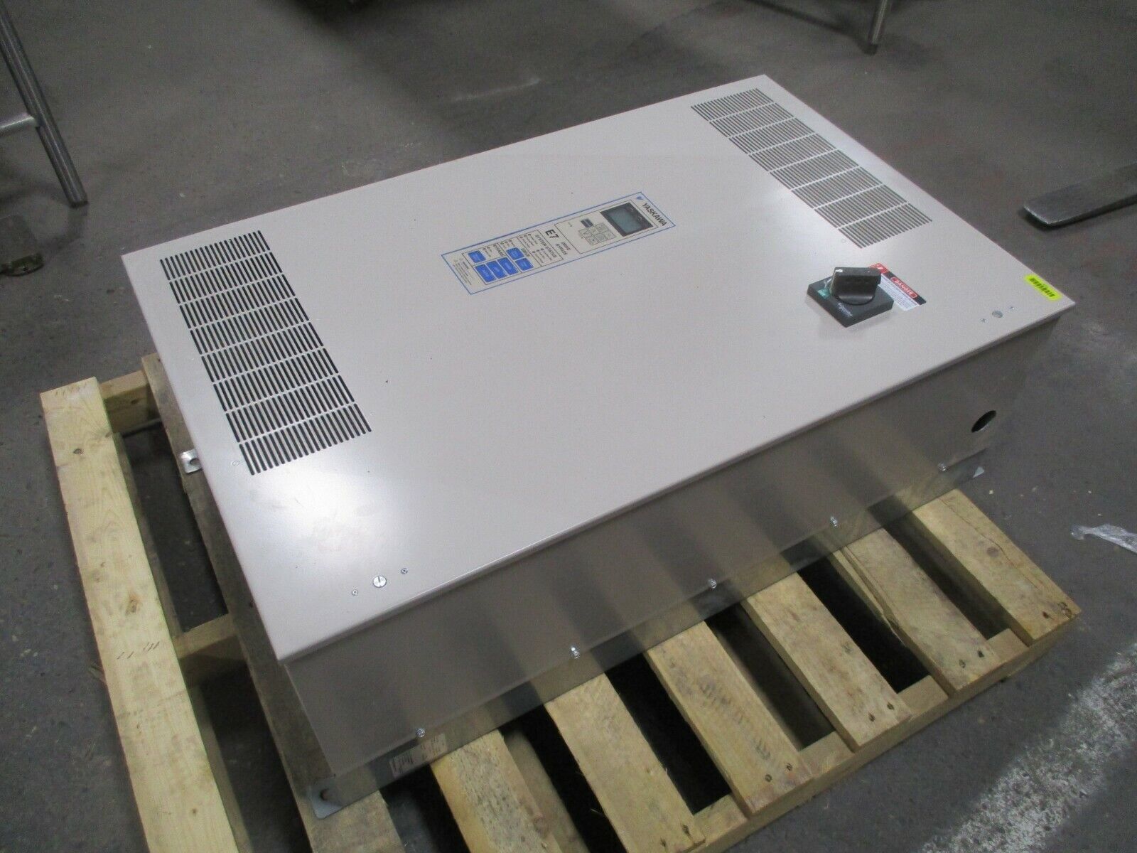 Yaskawa E7 AC Drive w/ Bypass E7BVB052YN3 50HP 3Ph Used