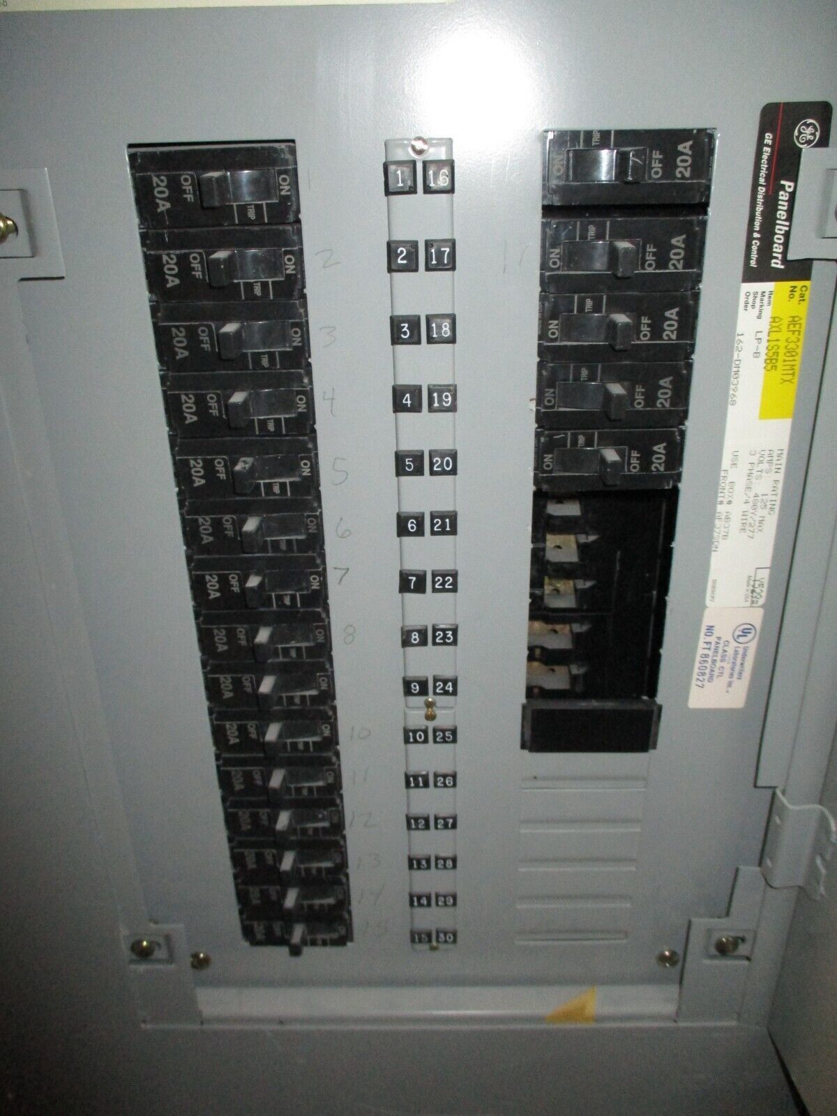 GE Main Lug Breaker Panel AEF3301MTX 125A Max 480/277V 3Ph 4W 30-Slot Used