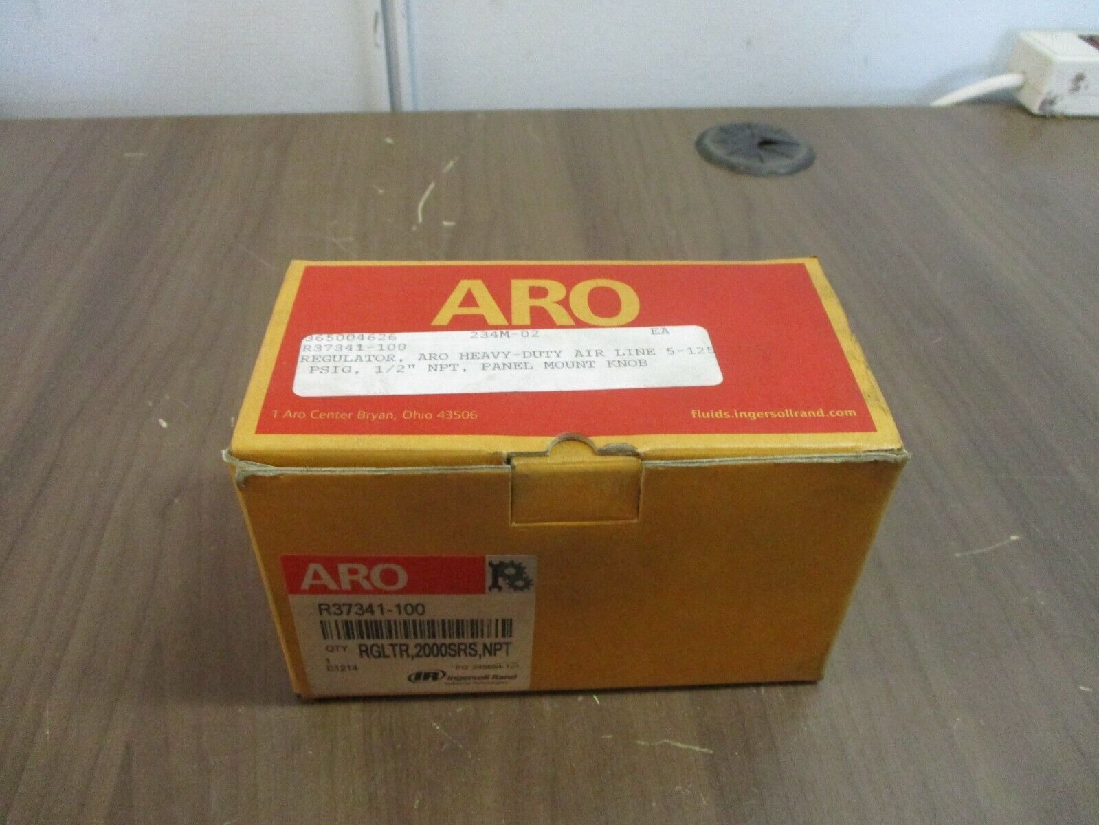 Ingersoll Rand Aro Regulator R37341-100 5-125 PSIG New Surplus