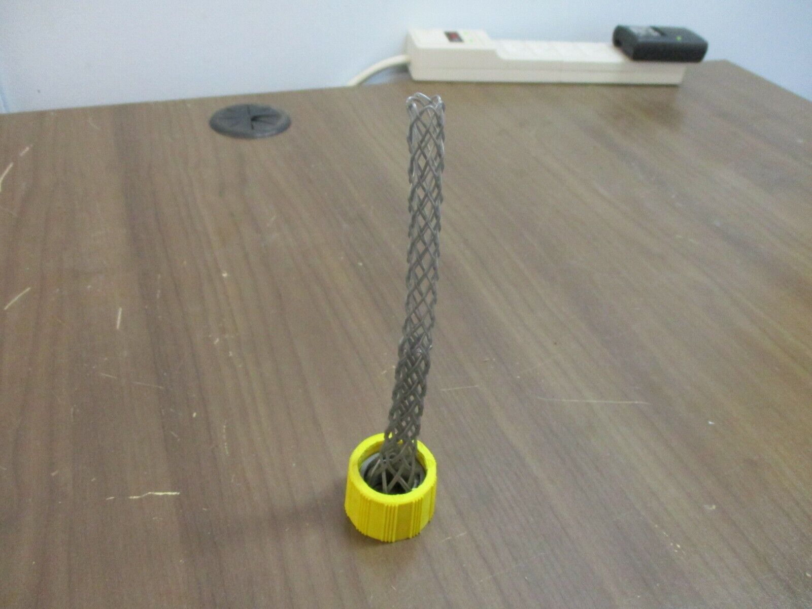 Daniel Woodhead Strain Relief Grip 5635NM Non-Metallic *No Bag* New Surplus