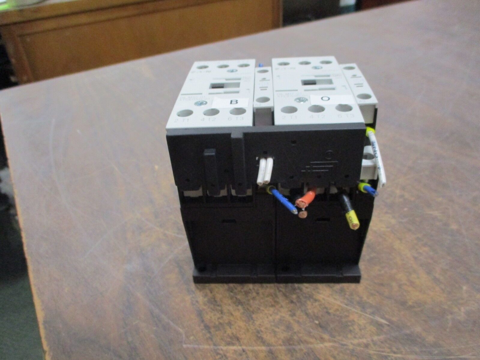 Eaton 2 Speed Contactor DIL M32-01 XTCE032C01 / DIL M17-01 XTCE018C01 600V Used