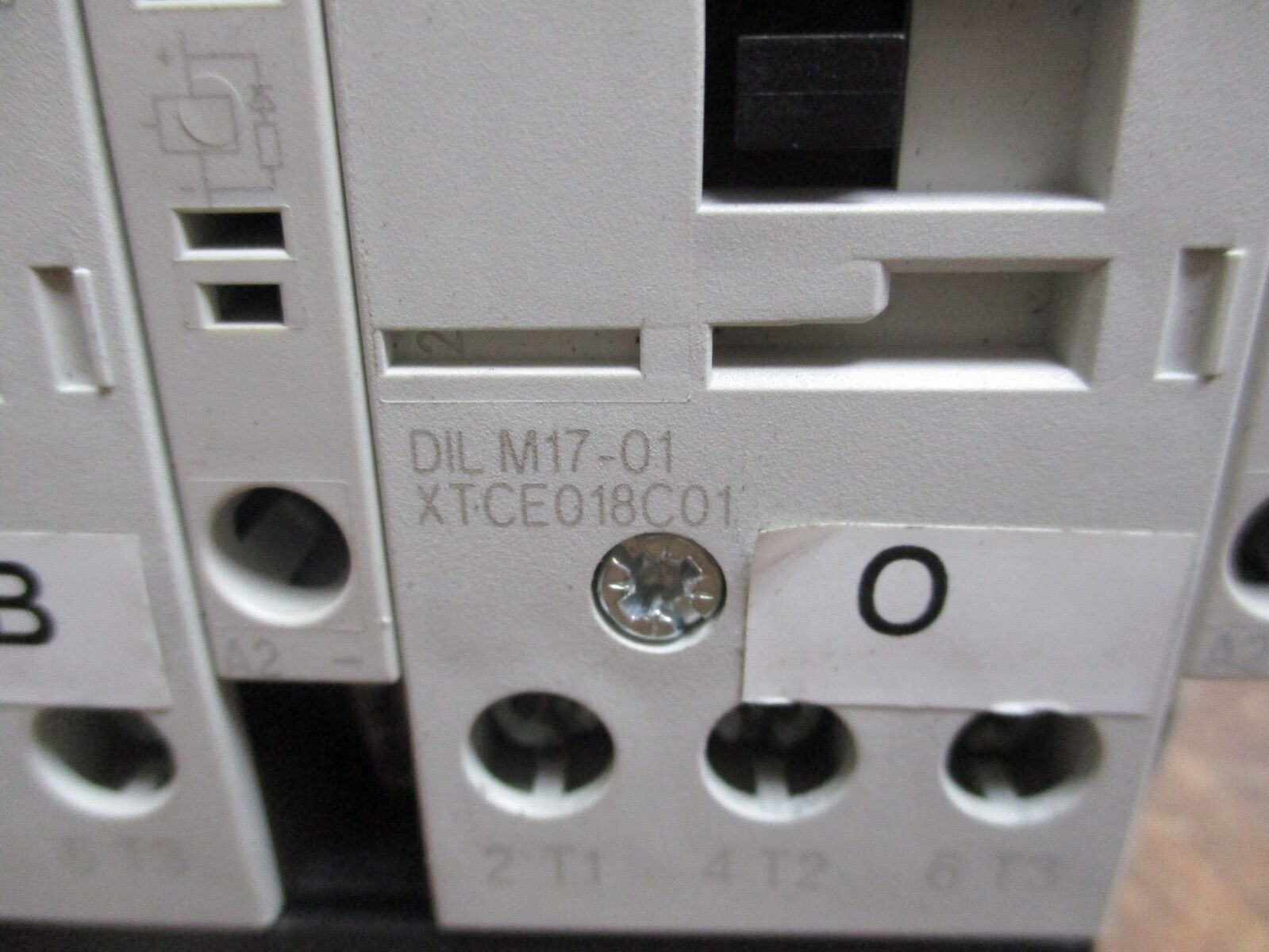 Eaton 2 Speed Contactor DIL M32-01 XTCE032C01 / DIL M17-01 XTCE018C01 600V Used