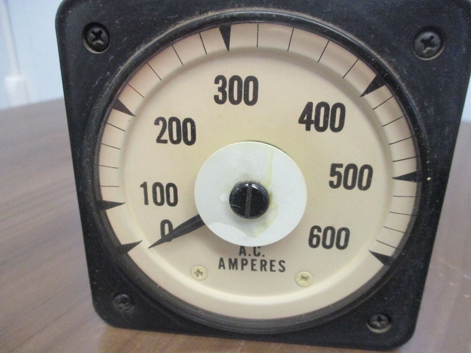 Electromagnetic Industries AC Ammeter EA1AF Range: 0-600A 40-70Hz 5A Used