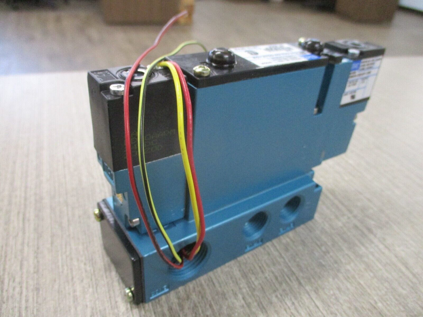MAC Solenoid Valve 92B-BAF-CAA-DM-DDAP-1DM 20-120PSI Used