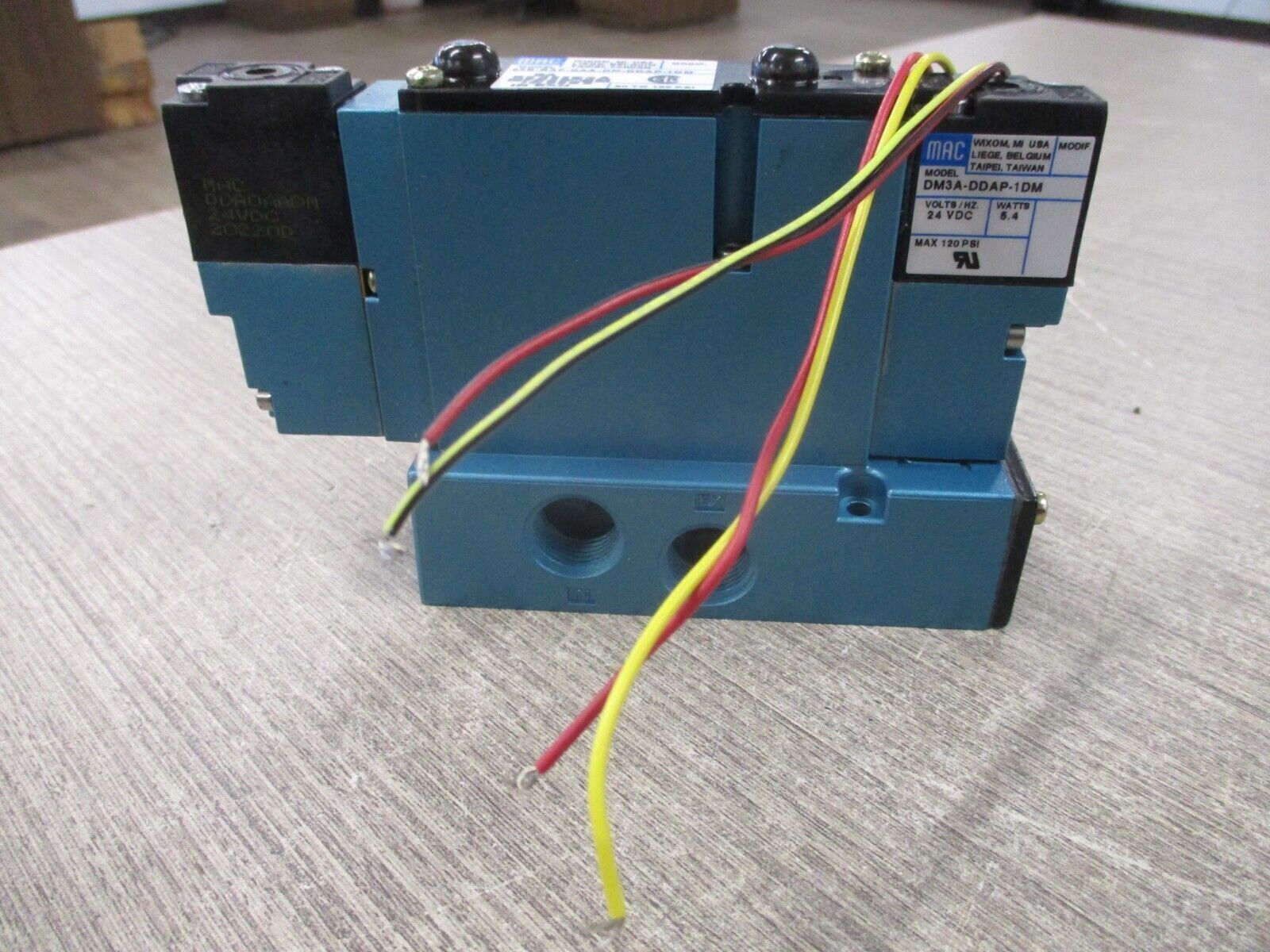 MAC Solenoid Valve 92B-BAF-CAA-DM-DDAP-1DM 20-120PSI Used