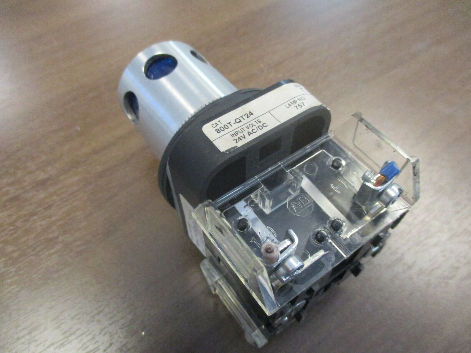 Allen-Bradley Illuminated Push Button 800T-QT24 Ser. T Blue 24V AC/DC Used