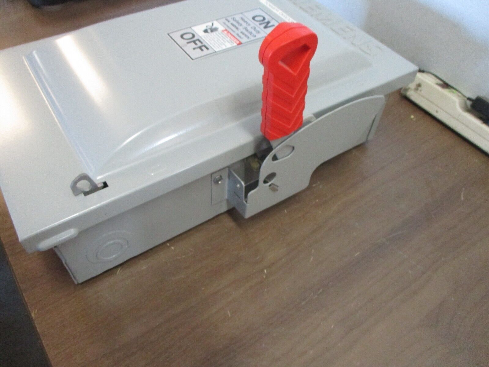 Siemens Safety Non-Fusible Switch / Disconnect HNF362 60A 600V Used