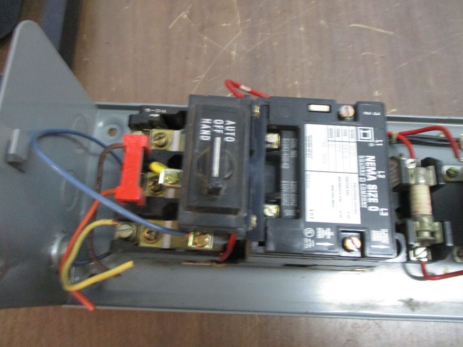 Square D Enclosed Size 0 Starter 8536 SBG 2 120V Coil 600V Used