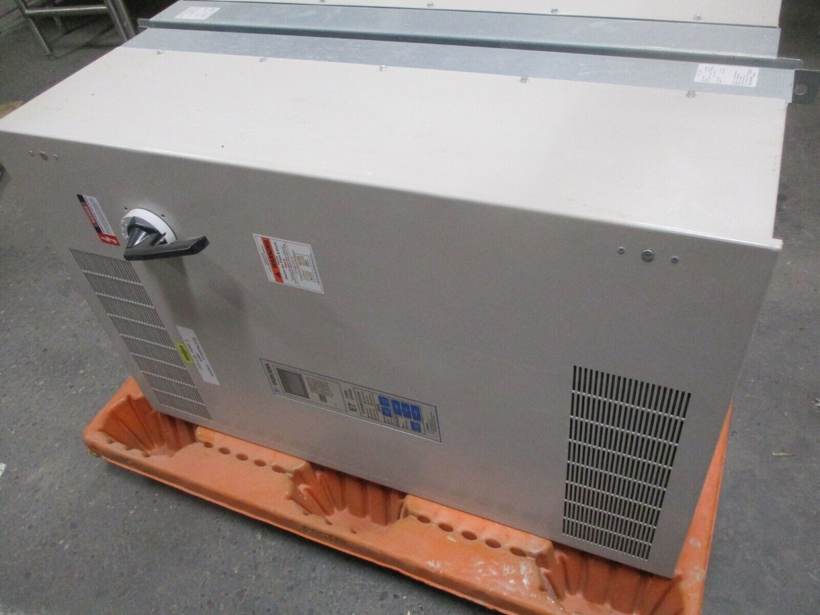 Yaskawa E7 AC Drive w/ Bypass E7BVB052Y3 50HP 3Ph Used