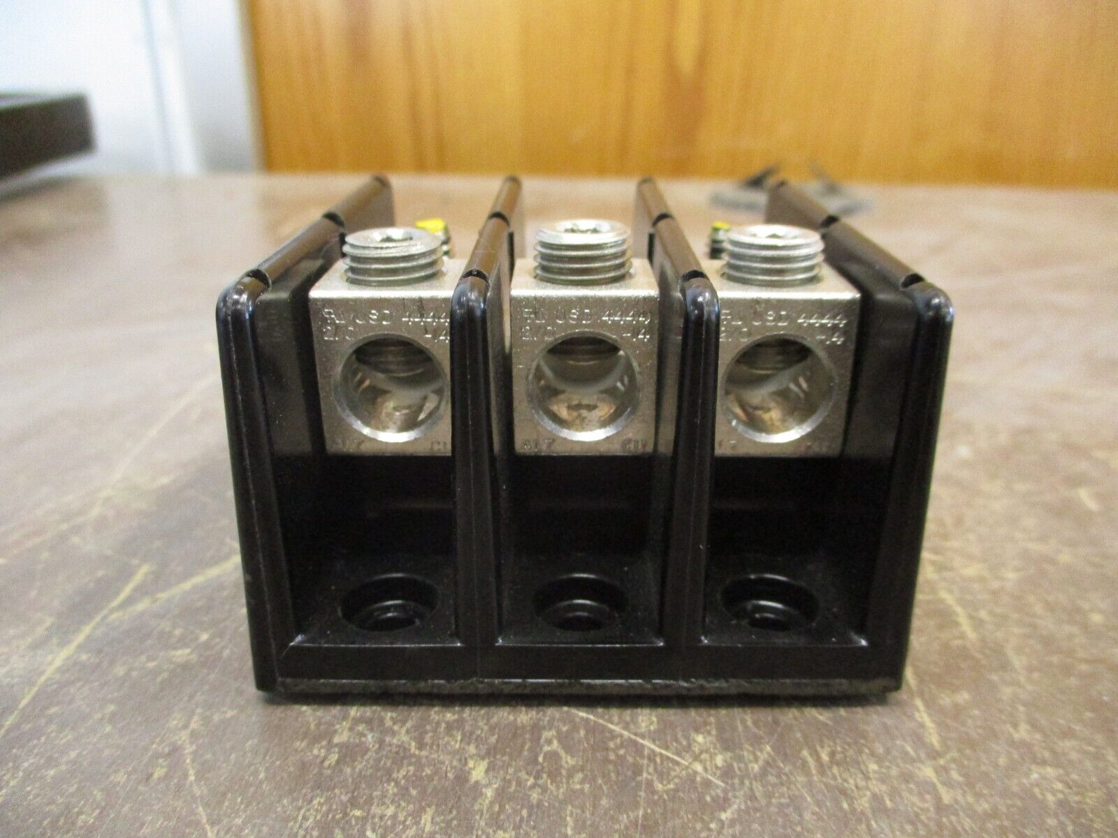 Buss Power Distribution Block 16280-3 175A 600V 3P Line (1): 2/0-14 Used