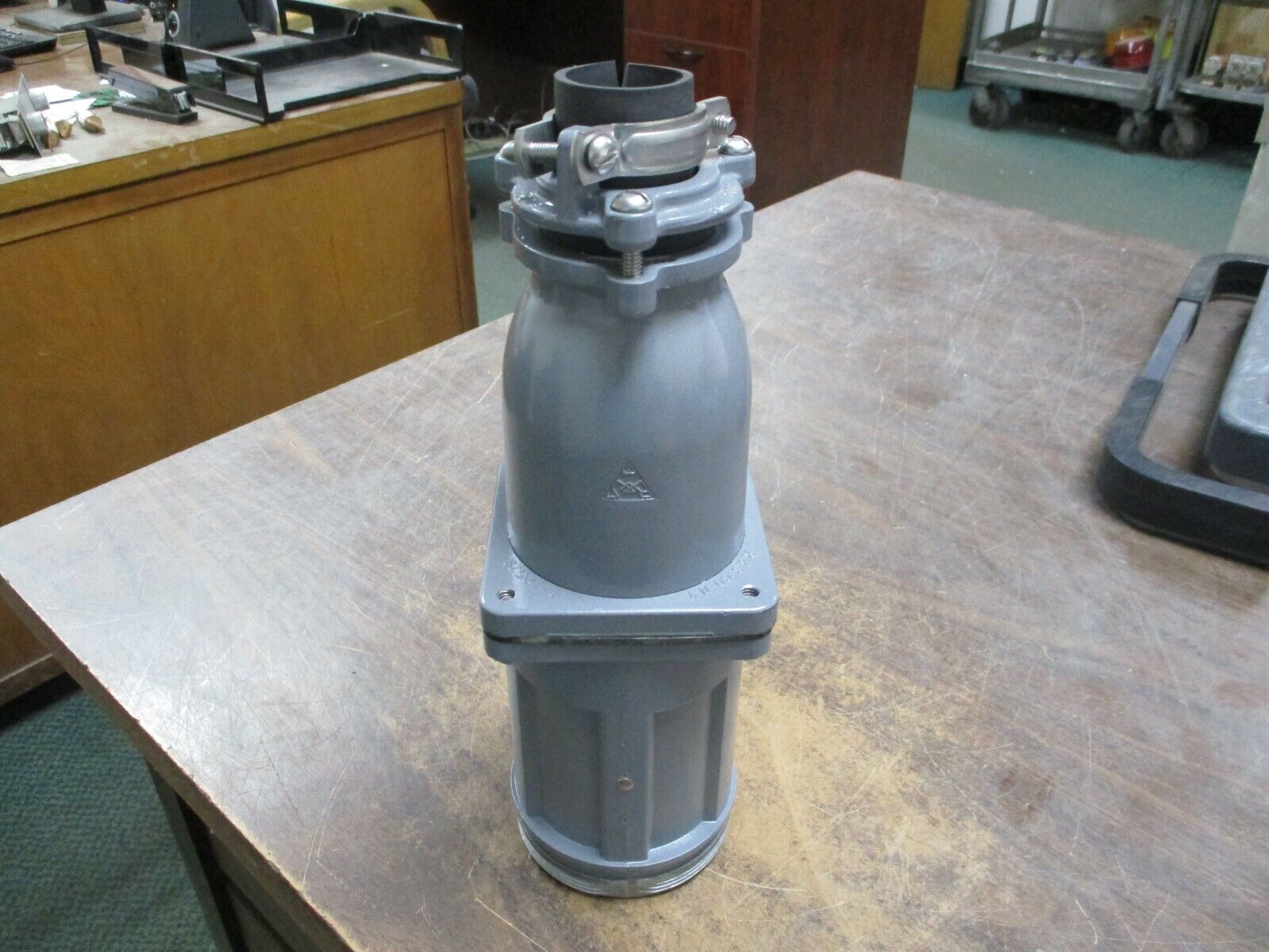 Russellstoll Receptacle w/ Base 7428-78 Wire End 60A 600V Used