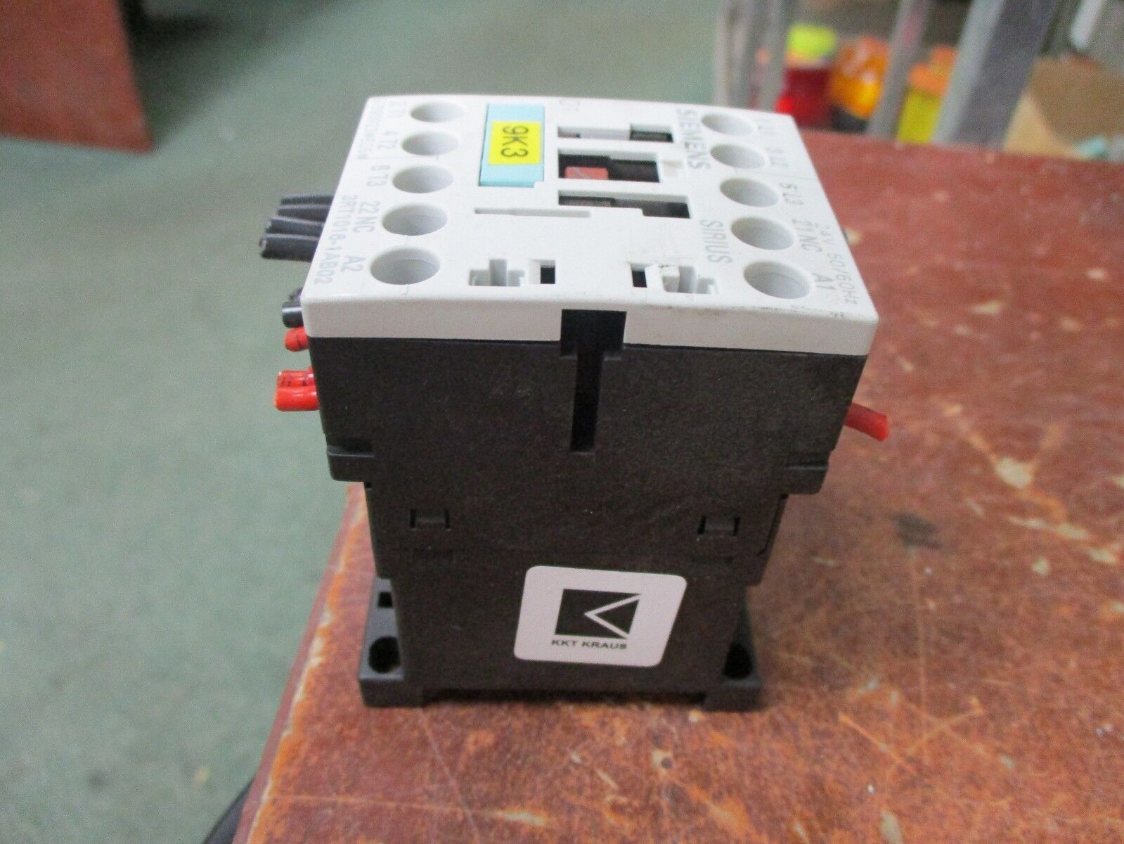 Siemens Sirius Contactor 3RT1016-1AB02 24V Coil 20A 600V Used