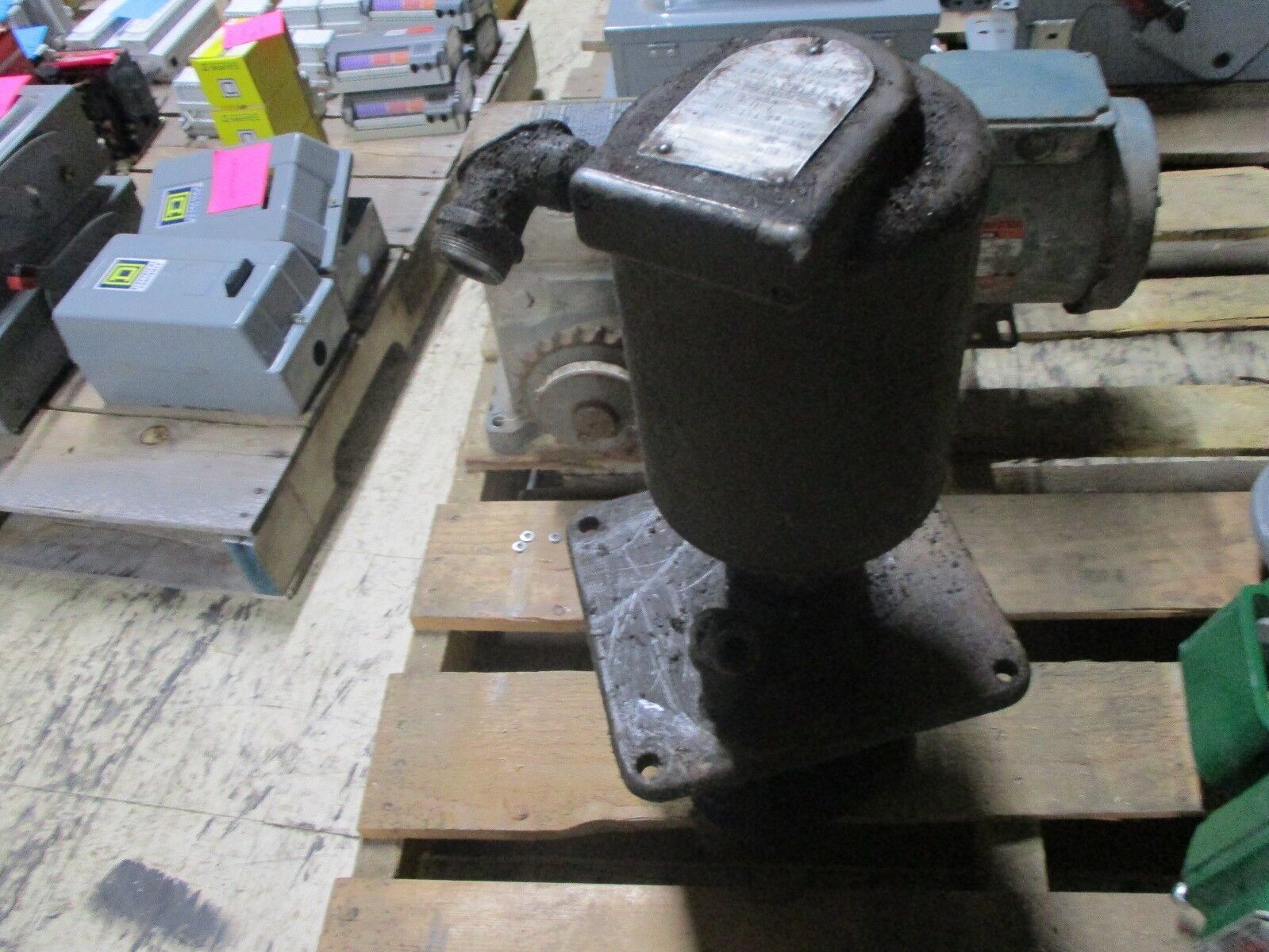 Gusher Coolant Pump TL-L 1/2HP 208-440VAC 1.64-0.82A 3Ph 1425/1725RPM Used