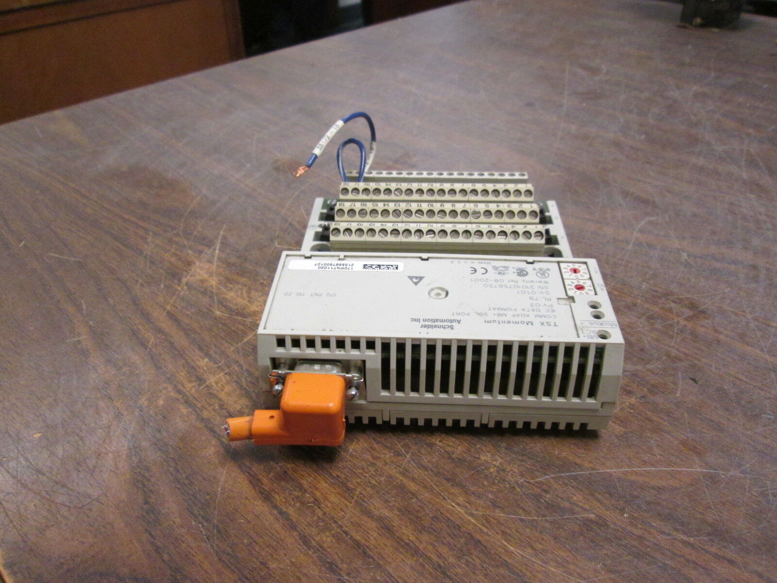 Schneider TSX Momentum Comm Module w/ Base 170PNT11020 PV:03 RL:79 SV:01.01 Used