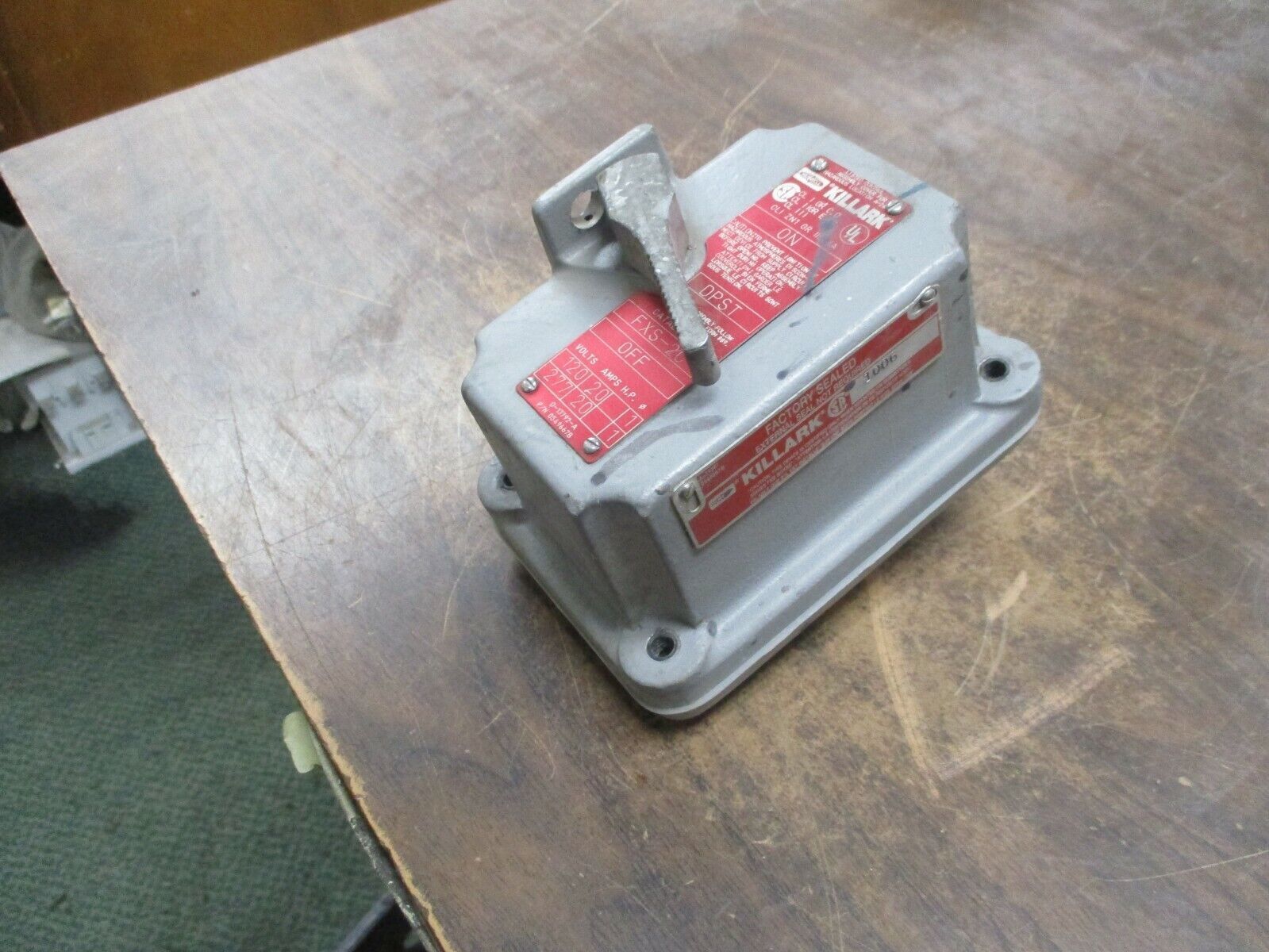Killark Explosion Proof Tumbler Switch FXS-2C 20A 120/277V 1Ph Used