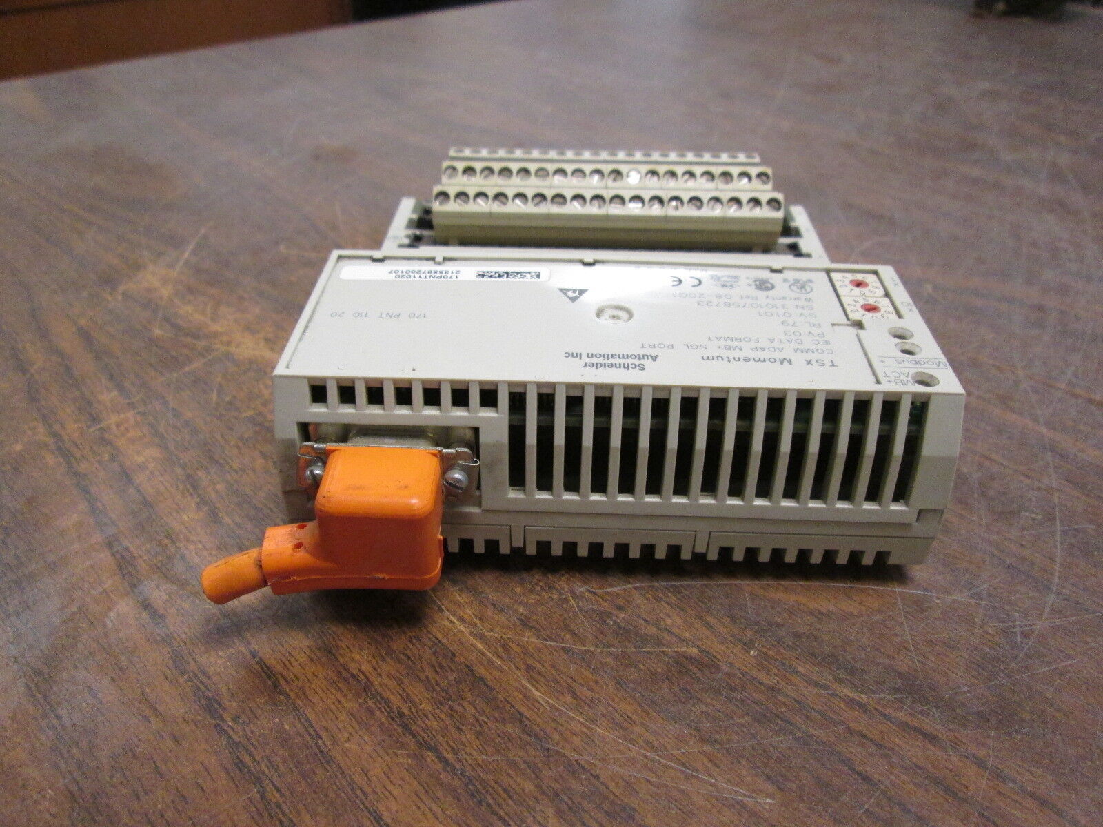 Schneider TSX Momentum Comm Module W/ Base 170PNT11020 PV:03 RL:79 SV:01.01 Used
