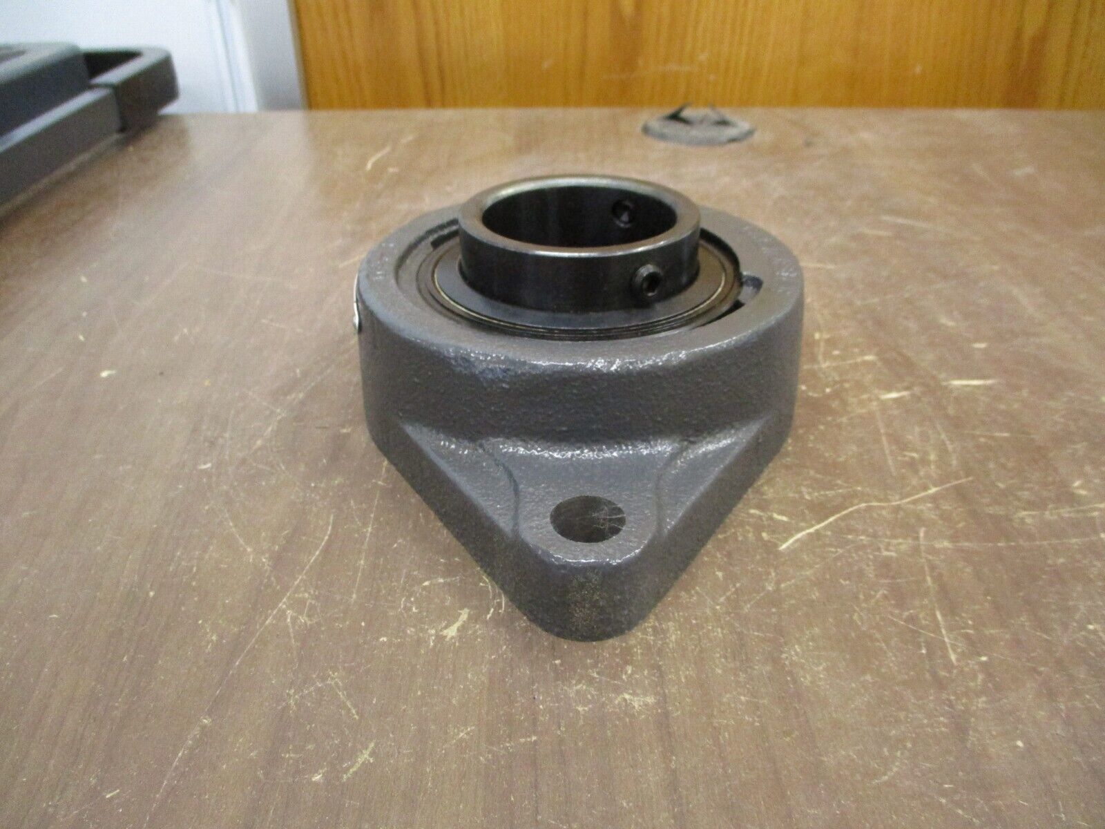 Seal Master Gold Line Flange Mount Bearing SFT-35 2 3/16" New Surplus