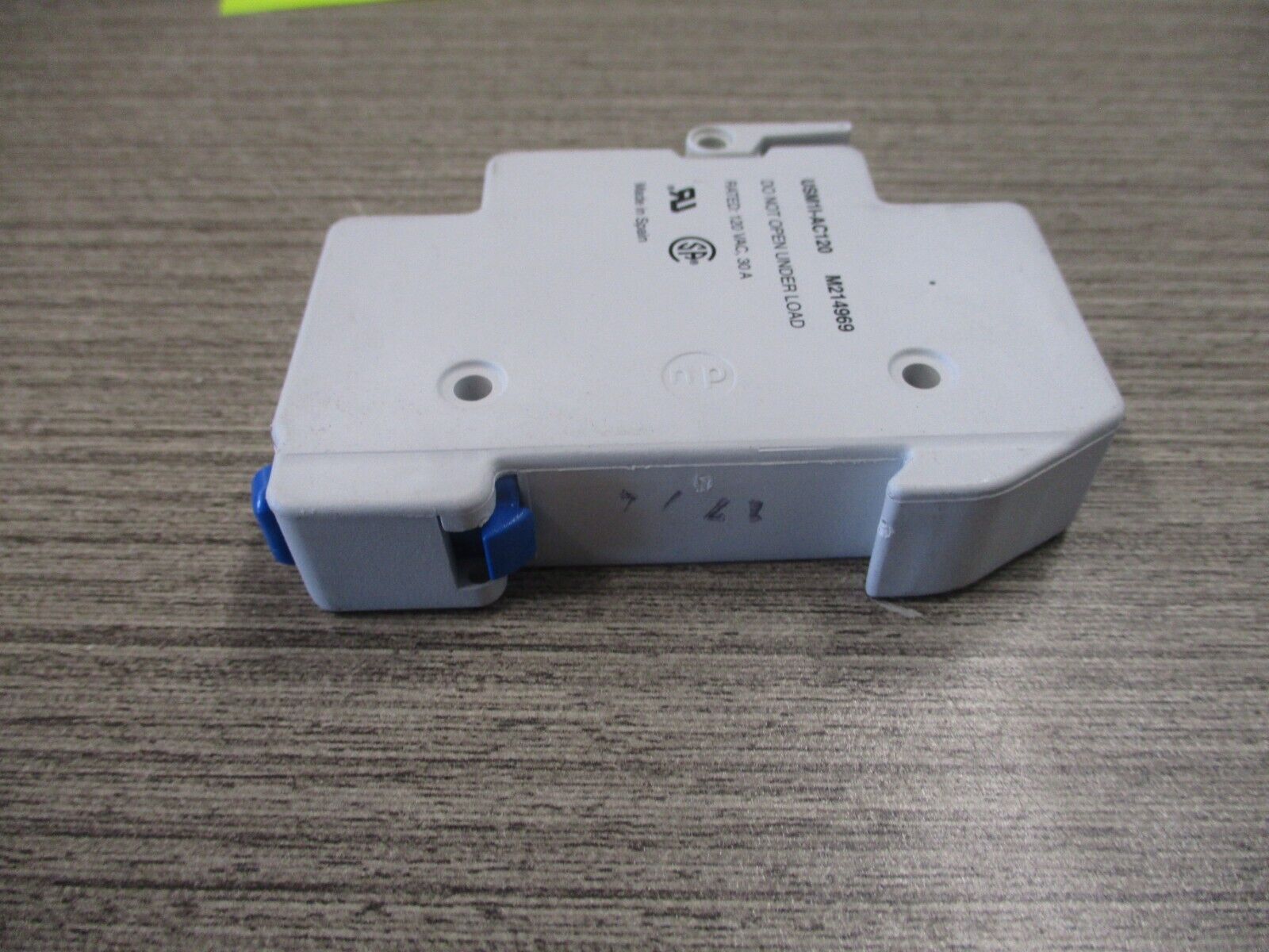 Ferraz Shawmut Ultra Safe Fuseholder USM1I-AC120 30A 120V 1P Used