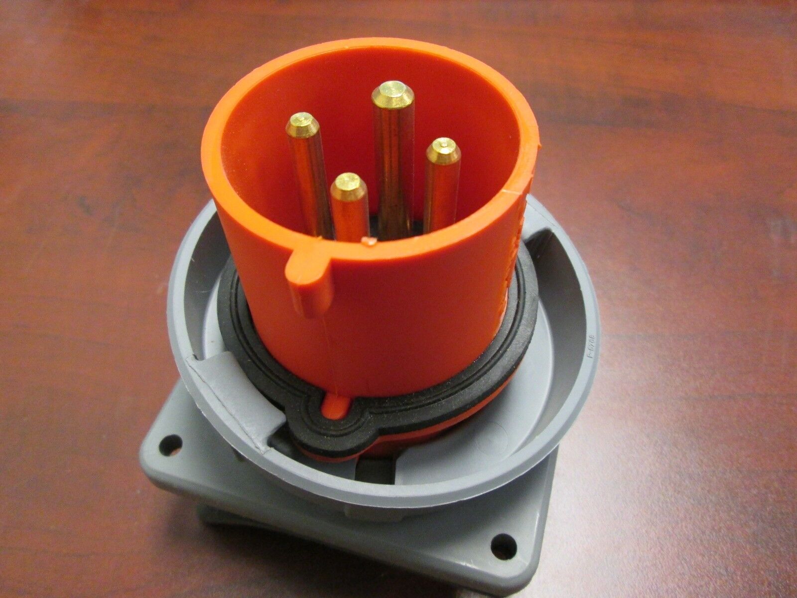 Hubbell Watertight Pin and Sleeve HBL430B12W 30A 125/250V New Surplus