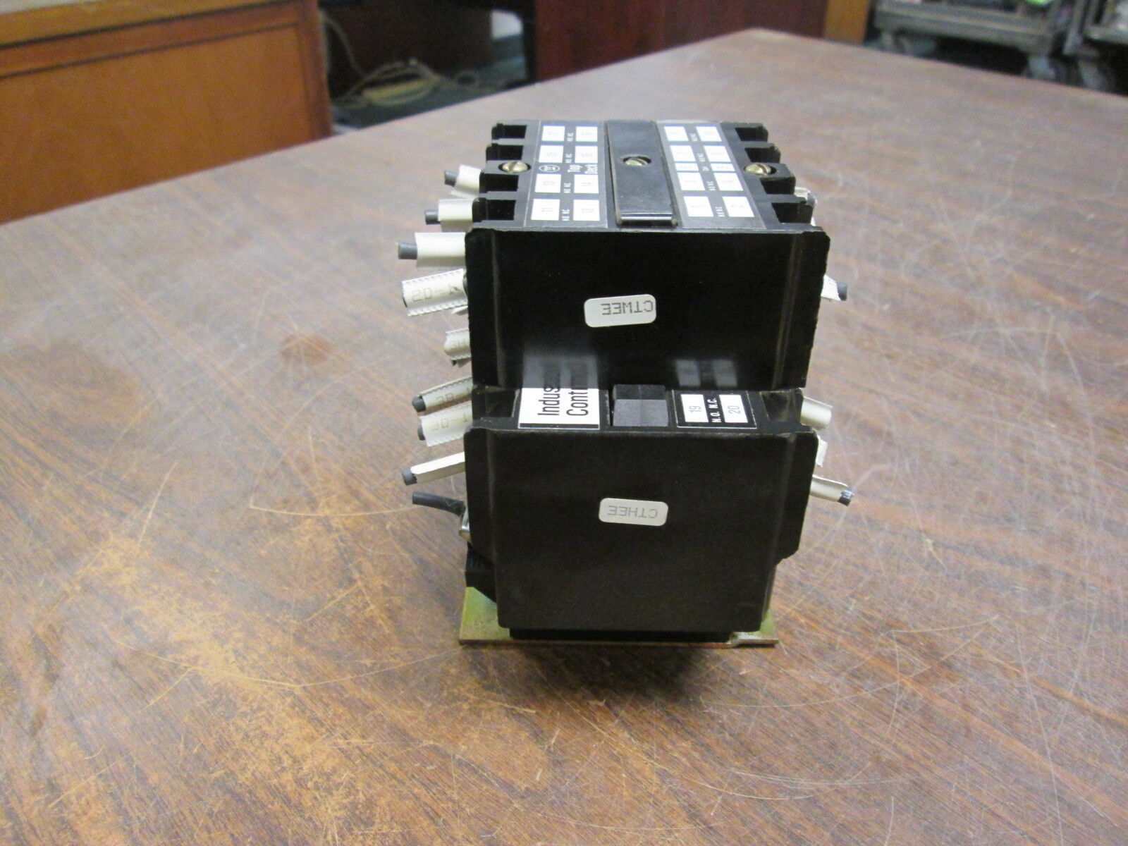 Westinghouse Control Relay w/ 4 Pole Adder AR6A 766A026G01 120V Coil 10A 600V