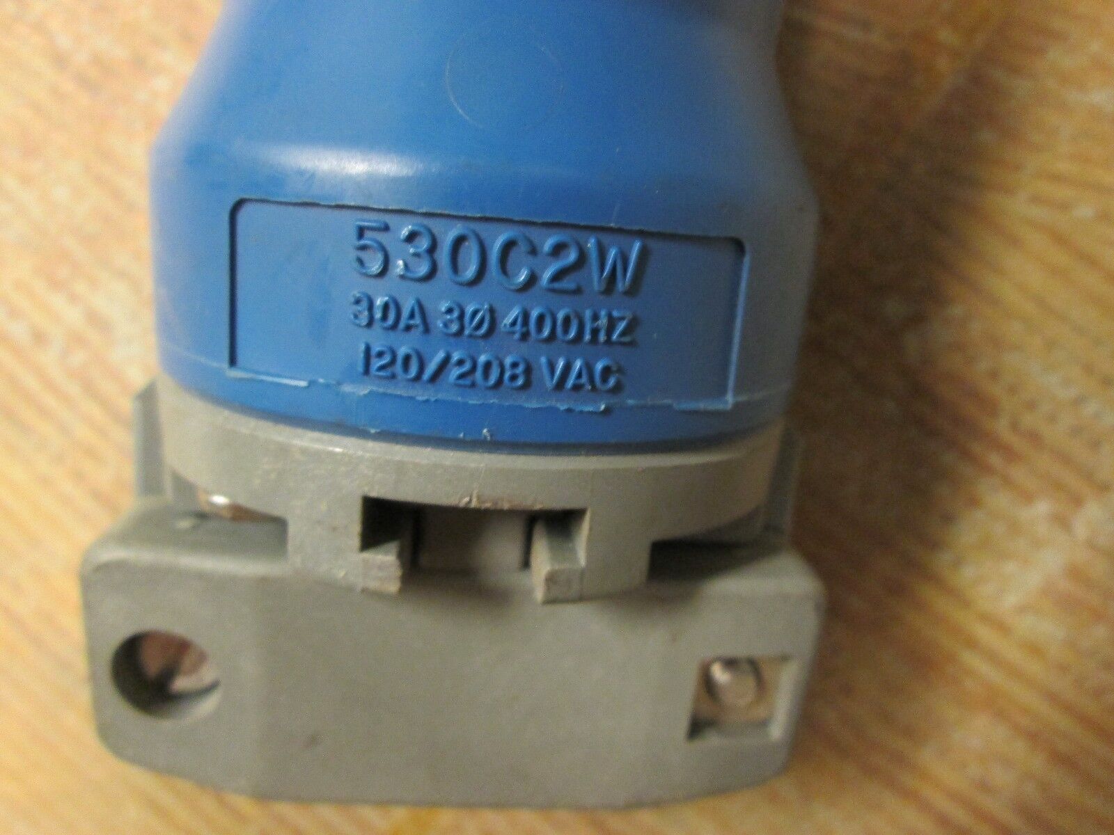 Hubbell Plug and Connector Set 530C2W / 530P2W 30A 120/208VAC 5W 3P Used