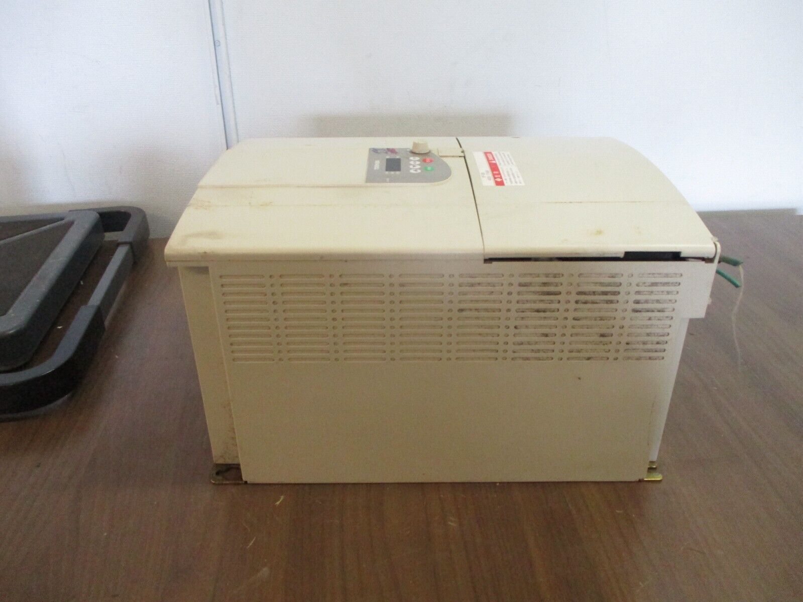 Toshiba AC Drive VFS9-4110PL-WN(1) 15HP 3Ph Input: 380/500V 50/60Hz 39.3/35.9A