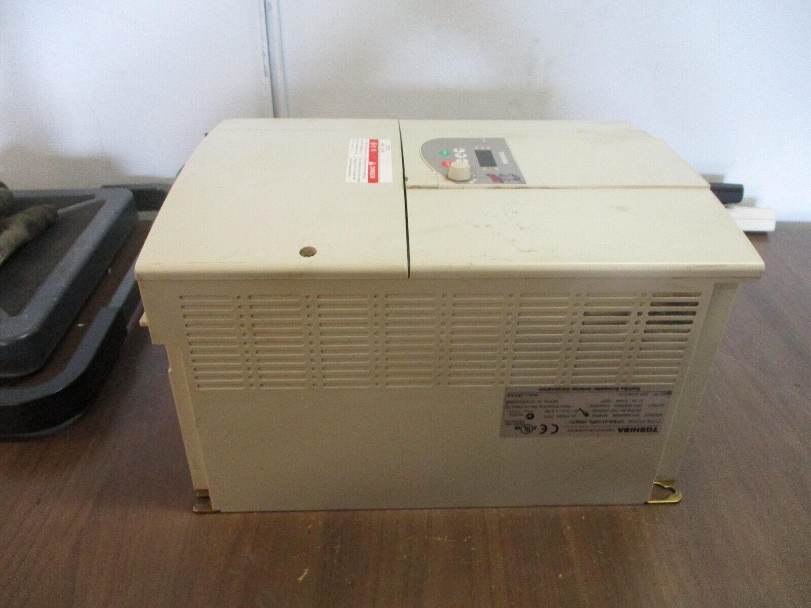 Toshiba AC Drive VFS9-4110PL-WN(1) 15HP 3Ph Input: 380/500V 50/60Hz 39.3/35.9A