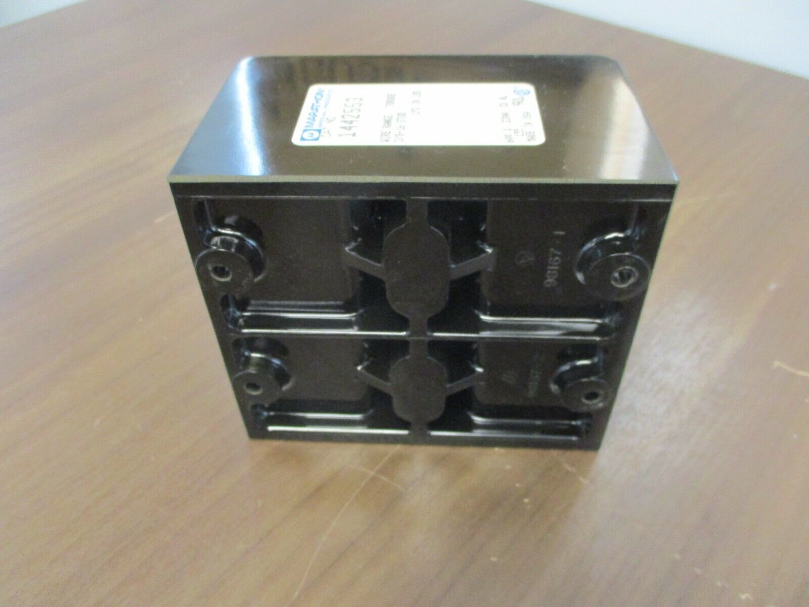 Marathon Terminal Block 1442553 230A 600V 2P 3/8-16 STUD Used