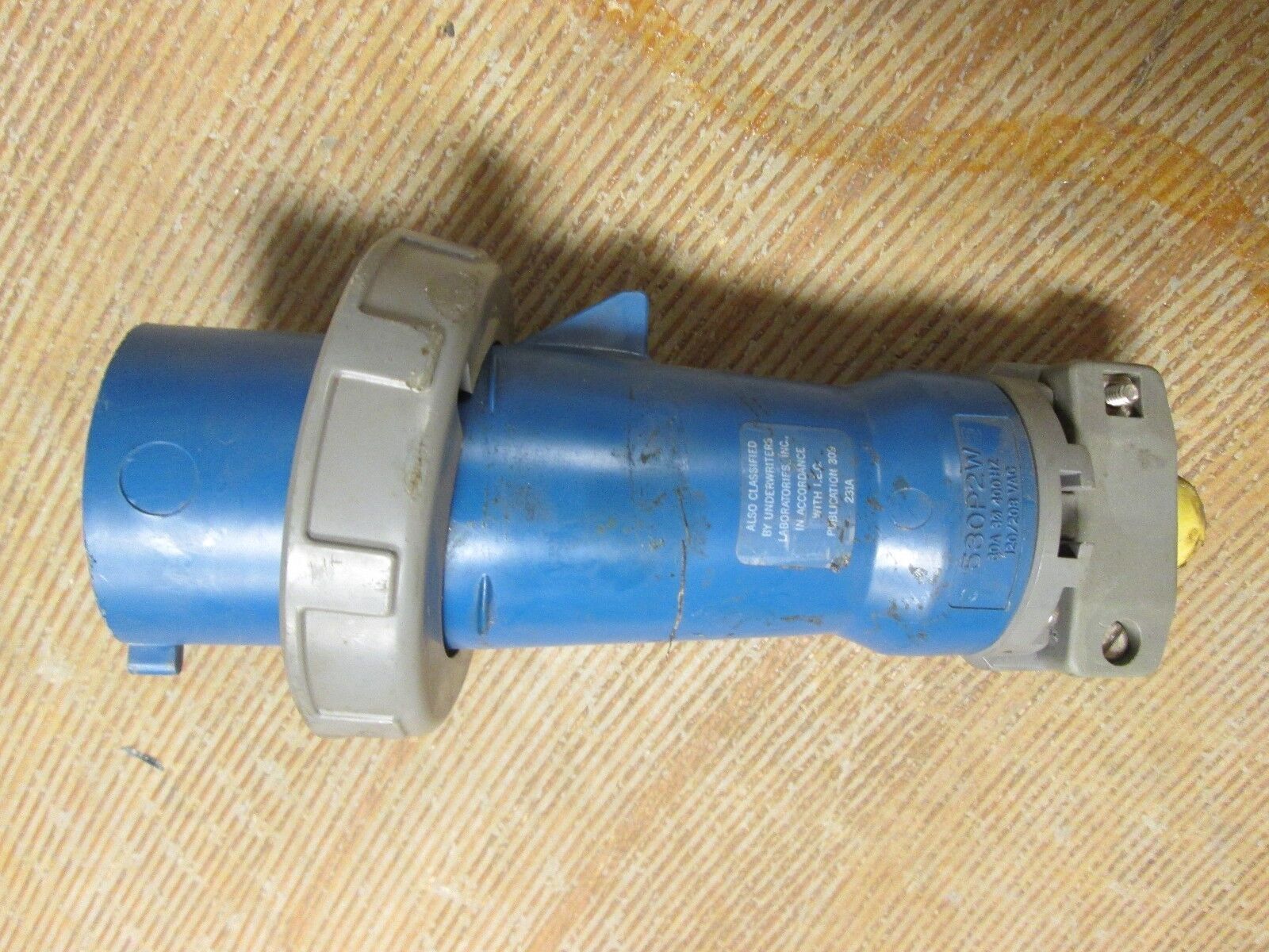 Hubbell Plug 530P2W 30A 120/208VAC 5W Watertight Used