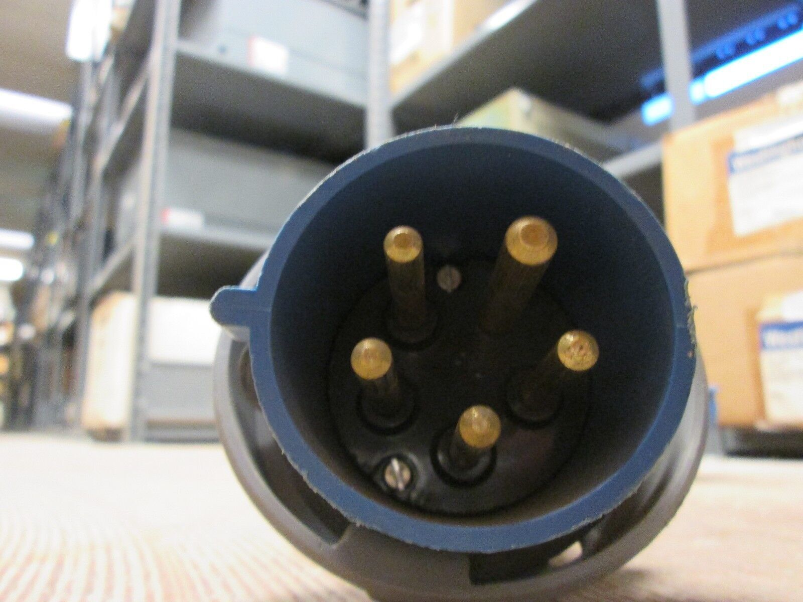 Hubbell Plug 530P2W 30A 120/208VAC 5W Watertight Used