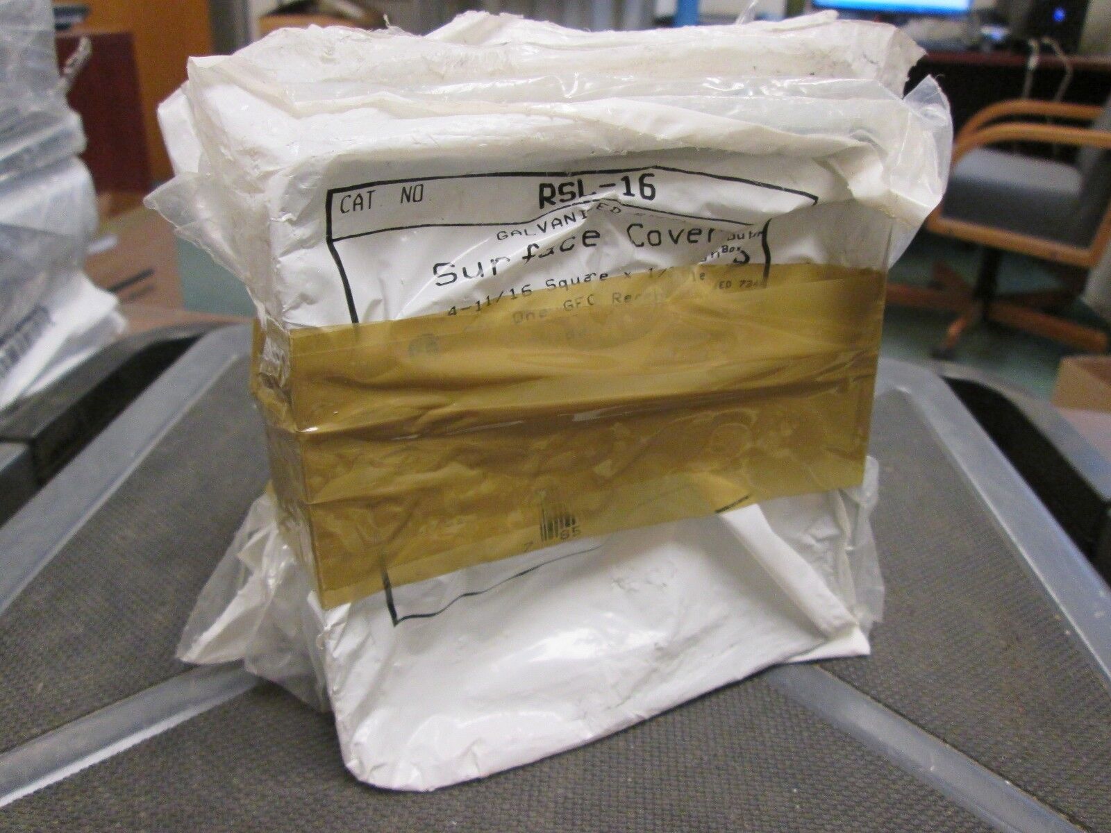 GFCI Surface Cover Size 4-11/16" x 1/2" Lot of 5 For 1 Device New Surplus