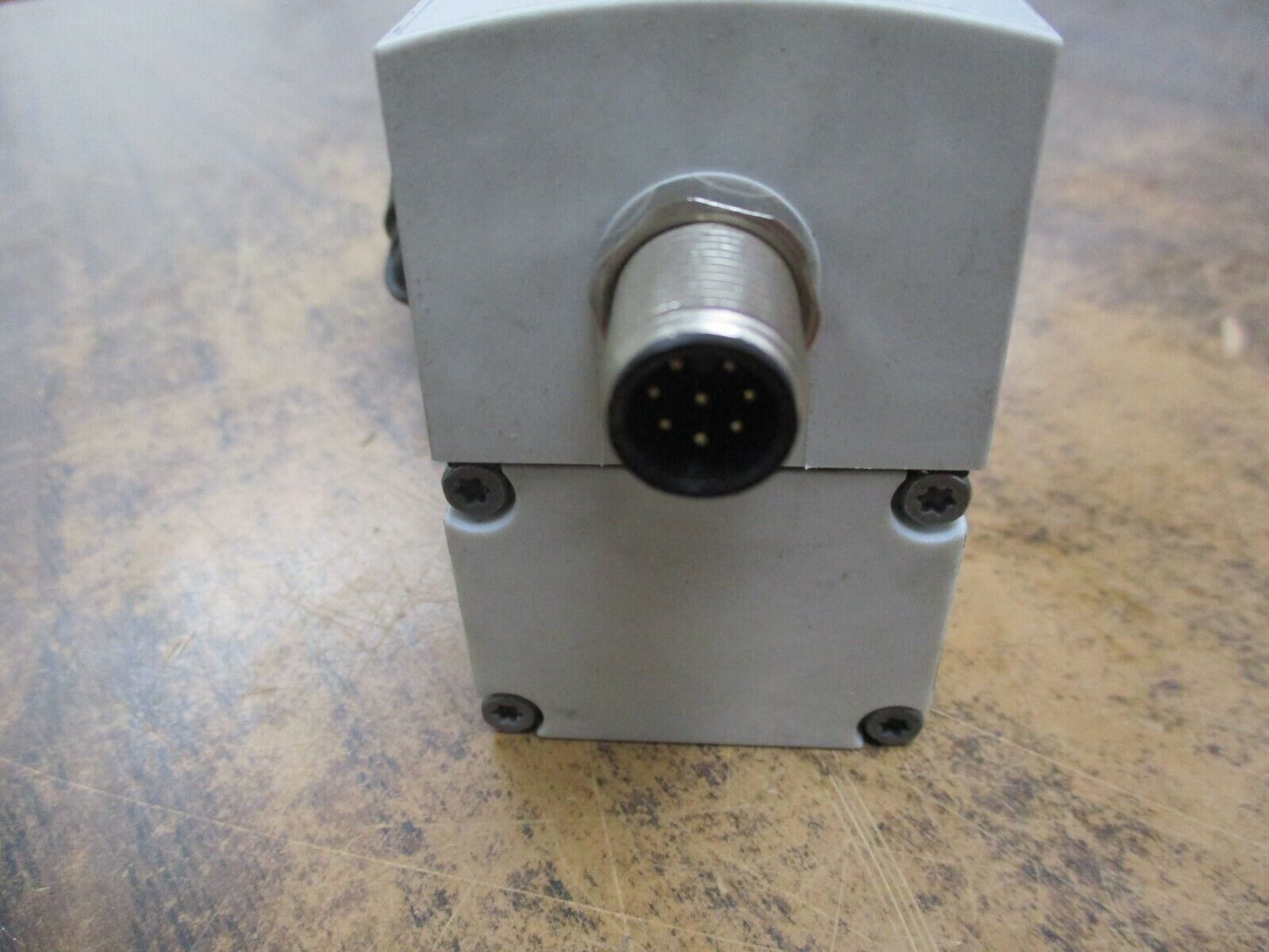 Festo Proprtional Pressure Regulator VPPM-6L-L-1-G18-0L6H-A4P-C1 24V 300mA 8 Bar