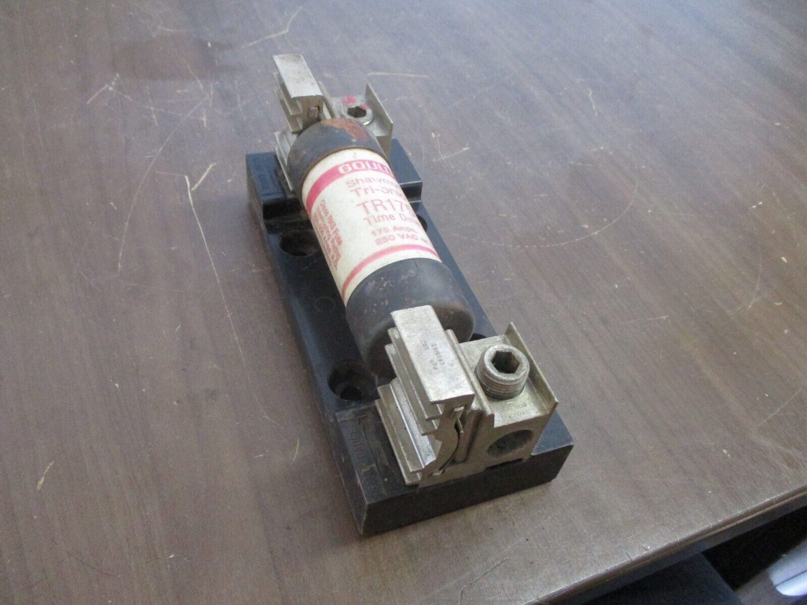 Marathon Fuseholder w/ Fuse F200A1BE 200A 600V 1P (1) 175A Fuse Used