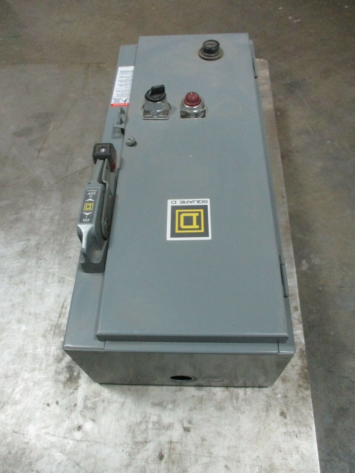 Square D Non-Fusible Size 0 Combination 8538SBG11V81CFF4P51T 120V Coil Used
