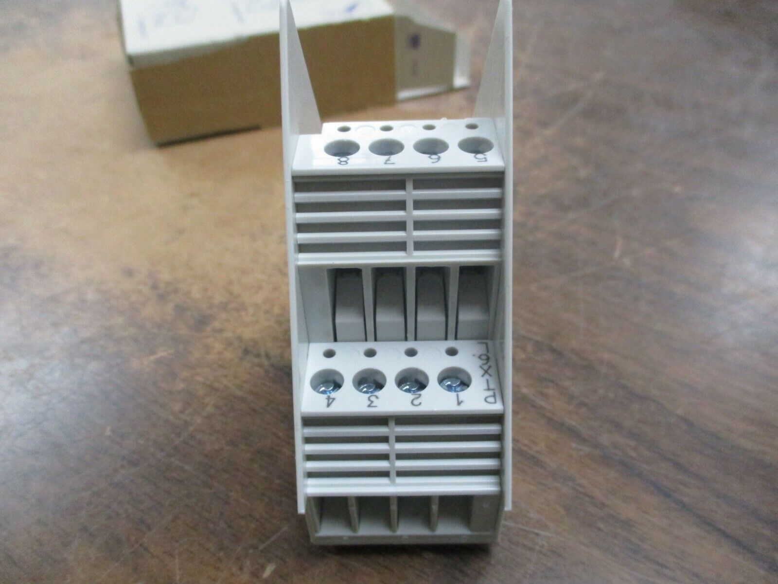 Landis & Gyr Low Voltage Terminal Block PTX6.L New Surplus