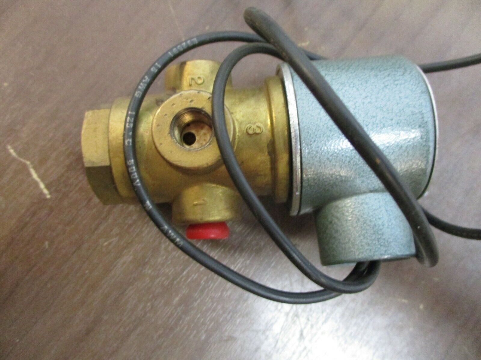 Konan Solenoid Valve S336AF02N3AC9 55PSI 110/120V 50/60Hz 10W 0.15A Used