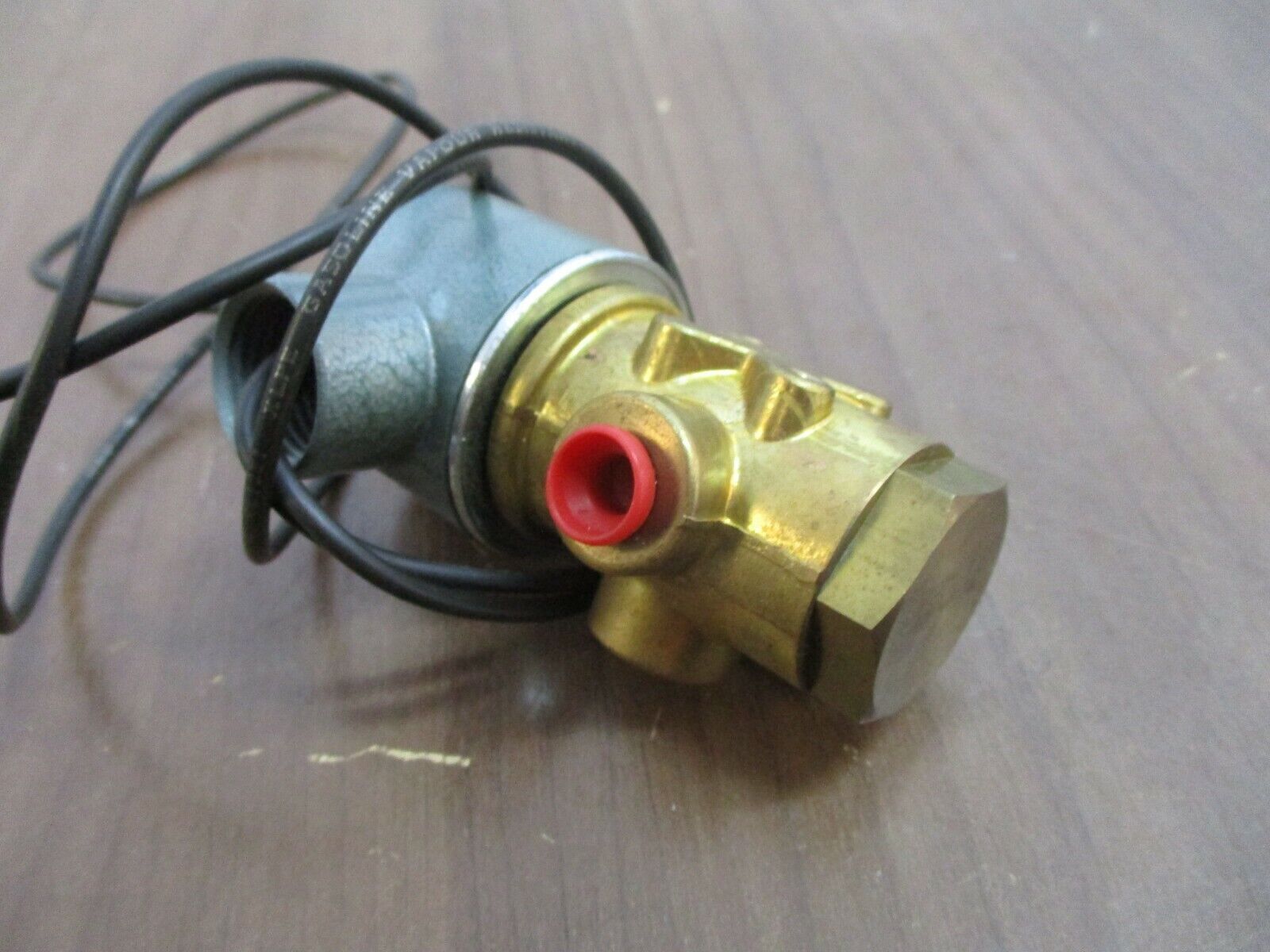 Konan Solenoid Valve S336AF02N3AC9 55PSI 110/120V 50/60Hz 10W 0.15A Used