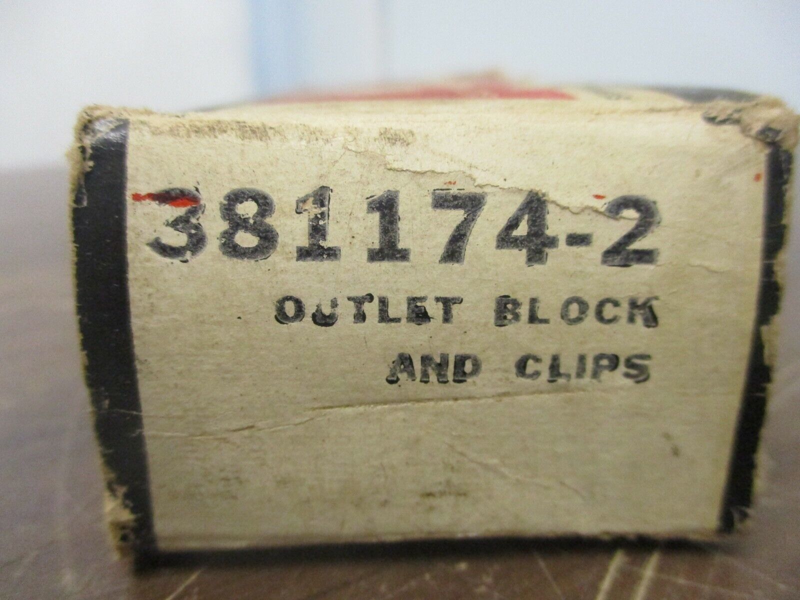 Alemite Outlet Block 381174-2 New Surplus