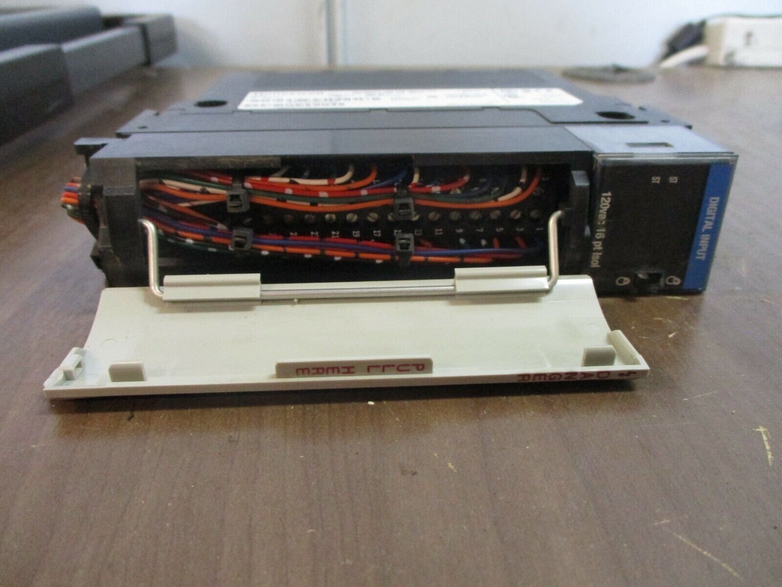 Honeywell AC Isloated Input Module TC-IDK161 Rev. M01 F/W Rev. 2.1 120V Used