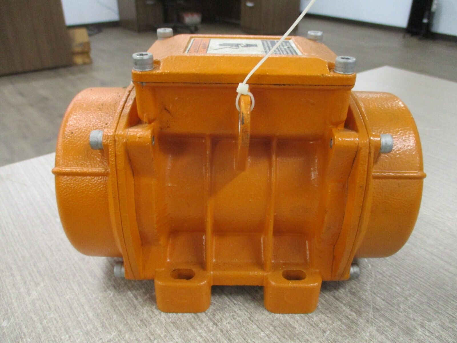 Martin Engineering Industrial Vibrator CDS 18-1/0 115V 1Ph 1800RPM Used