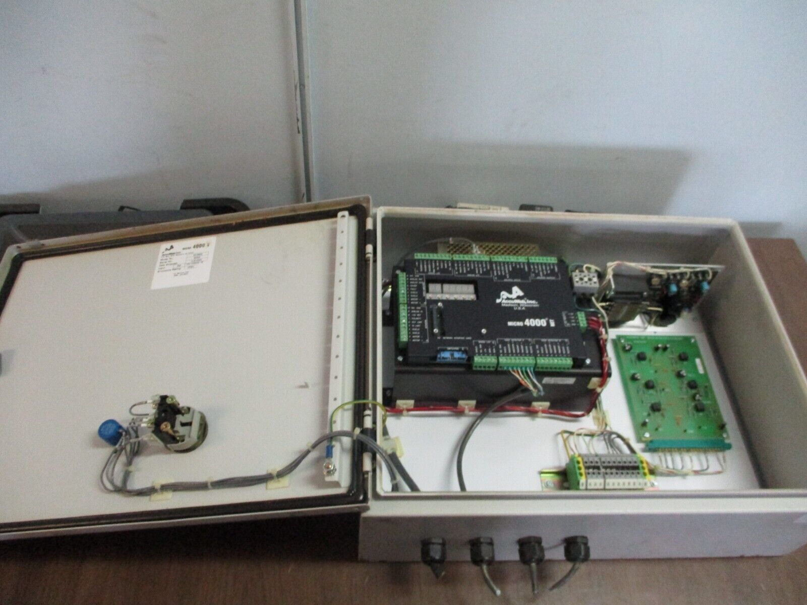 AccuWeb Micro 4000 Web Guide Control System AD-6902 230V 50/60Hz 1Ph Used