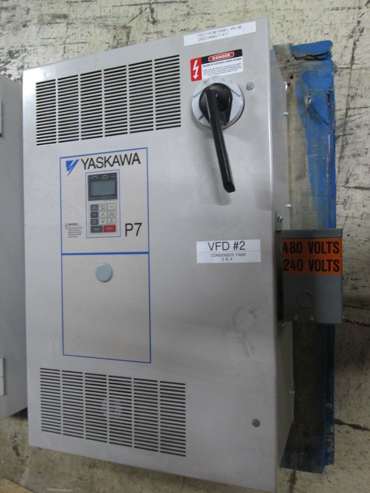 Yaskawa AC Drive w/ Disconnect CIMR-97U4011 21kVA In: 480V 33A Out: 0-460V 27A