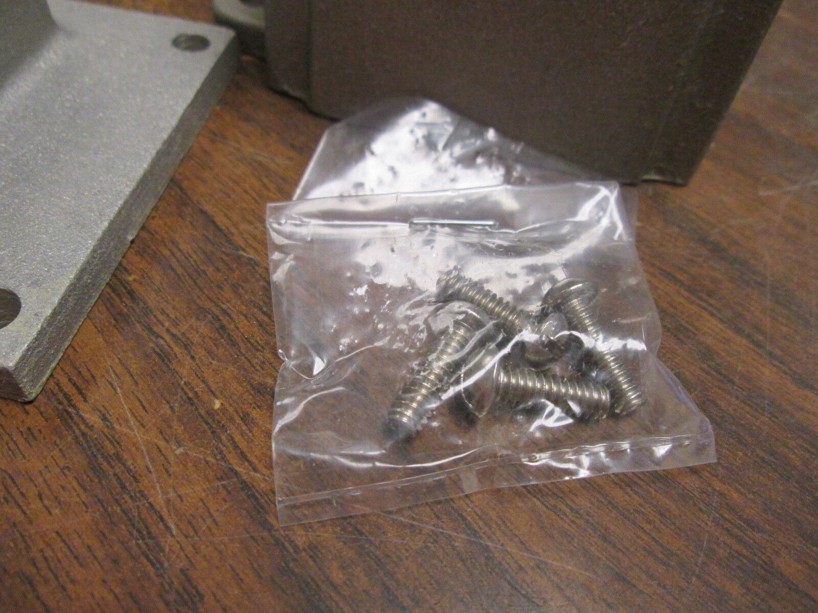 Meltric Receptacle w/ Base 09-20164-S-DP 15A 600V 3W New Surplus