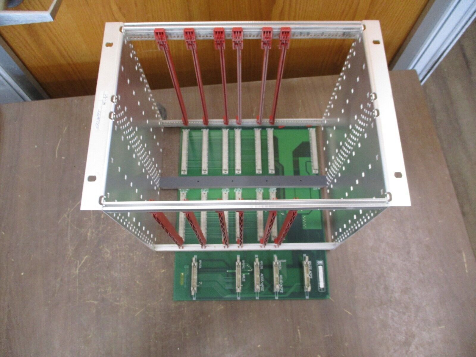 Merlin Gerin PRIZ PLC Rack 6739820 *(2) Broken Mounting Rails* Used