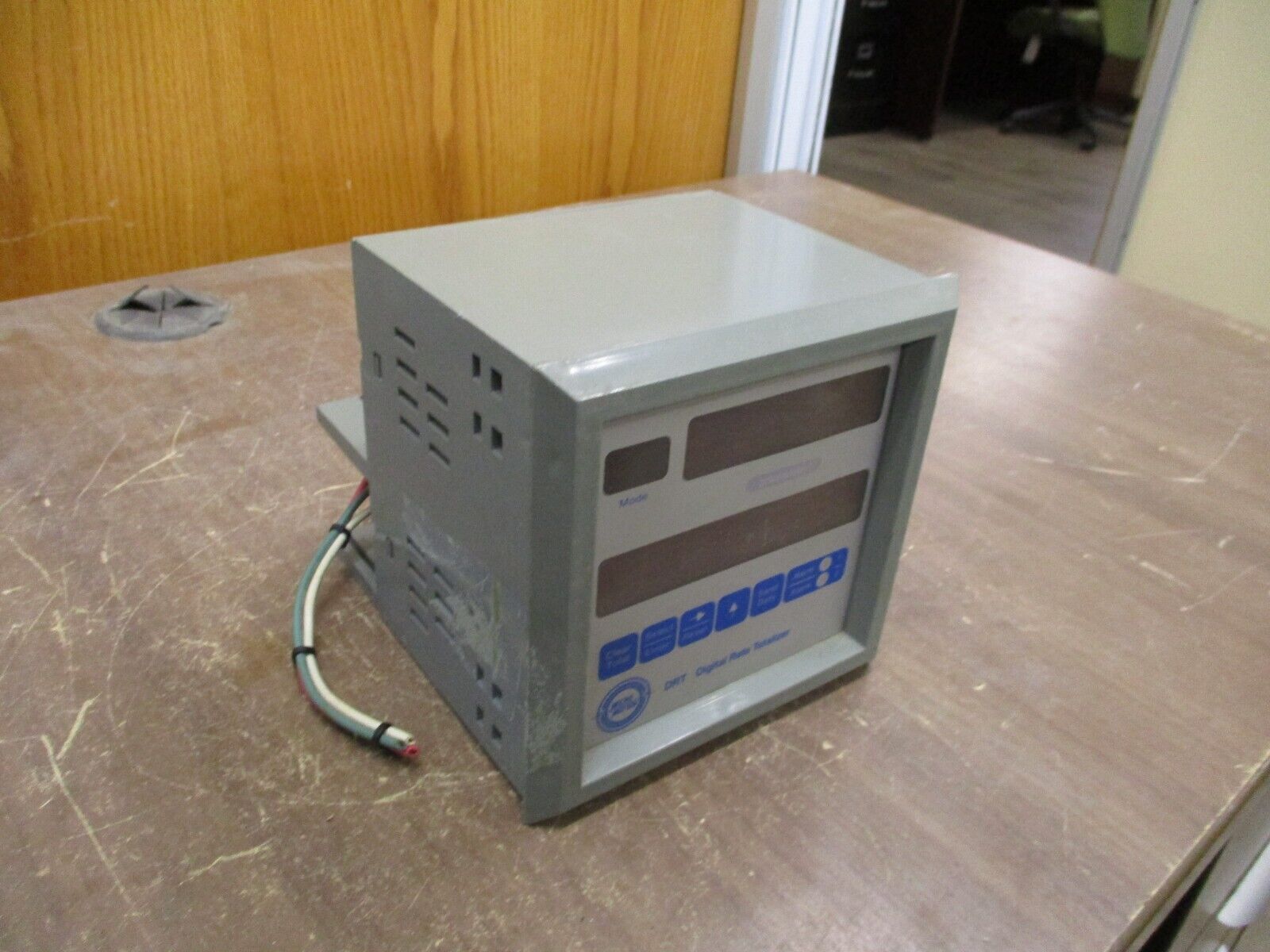 Micro Motion DRT Digital Rate Totalizer DRT1NA1E 115VAC 0.2A *Chipped Cover*