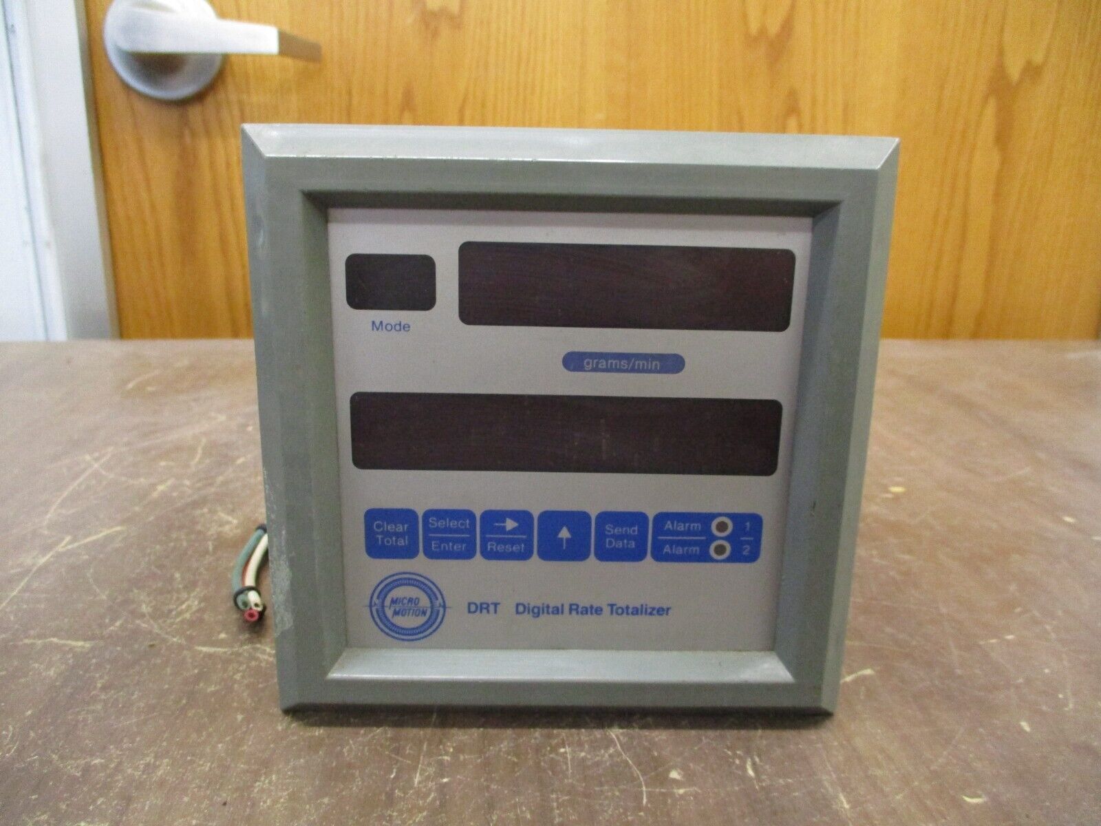 Micro Motion DRT Digital Rate Totalizer DRT1NA1E 115VAC 0.2A *Chipped Cover*