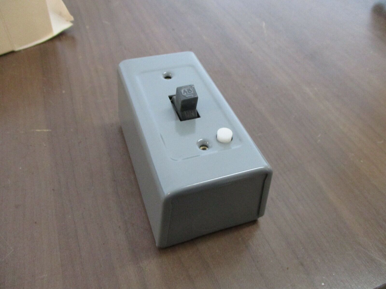 Allen-Bradley Manual Starter 600-TAX109 Ser. B 1HP 277V 1Ph New Surplus