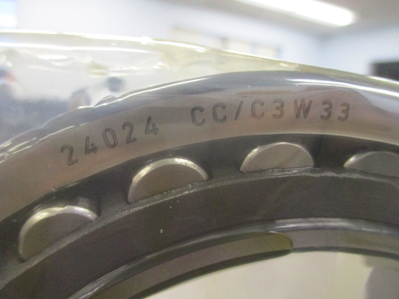 SKF Explorer Spherical Roller Bearing 24024 CC/C3W33 New Surplus